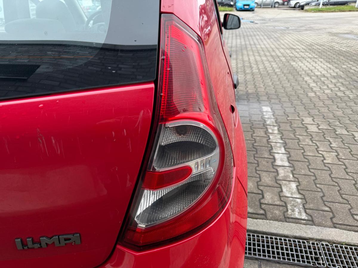 Dacia Sandero SD original Rücklicht Rückleuchte rechts BJ09